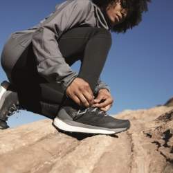 仕事脳をオフにして自然のエネルギーをチャージせよ。adidas TERREX初のBOOST搭載ハイキングブーツが発売
