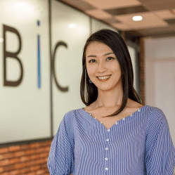 アナウンサーが企業の広報に!元札幌アナウンサー小笠原麻衣子氏がキュービックのPR担当に就任