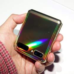 5Gを生かすサムスン「Galaxy S20」シリーズ&縦折りスマホ「Galaxy Z Flip」の強みとは【石野純也のモバイル活用術】