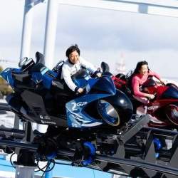 「心の準備はできたか?Let's Ride!」日本初“バイク型コースター”導入に込めた担当者の熱意と原動力