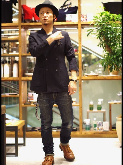 真の洒落男が着こなす「ジャケット×ジーンズ」:本当の“かっこいい”を魅せる、ジャケジーのコーデ術 10番目の画像