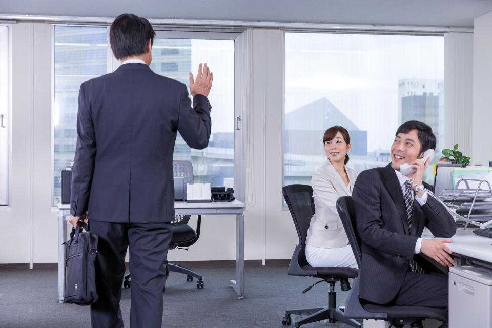 「お気をつけて」だけはNG?外出や出張に行く上司に対する正しい敬語の使い方 3番目の画像