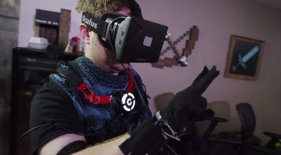 ついに仮想空間に体が入る（手だけ）！指一本まで反映するグローブ型VR機器「Control VR」 2番目の画像