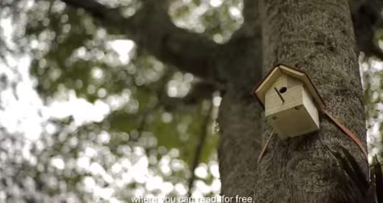鳥の巣がある木から電子書籍が入手できる！コロンビアの通信会社が仕掛けた「読書率向上」大作戦 3番目の画像