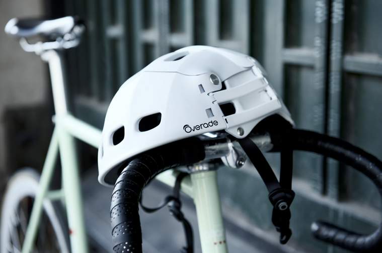 自転車乗りの皆さん！折りたためてカバンにしまえるヘルメット「Plixi」が便利です 1番目の画像