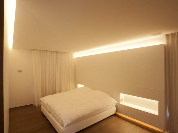 暖かな光が空間を彩る。単調な部屋の印象を一気に変える間接照明のテクニック 3番目の画像