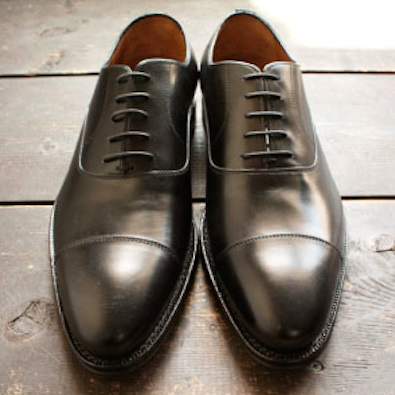 シンプルな作りに光る個性。革靴の一足目には幅広いシーンで活躍する「ストレートチップ」を購入すべし 3番目の画像