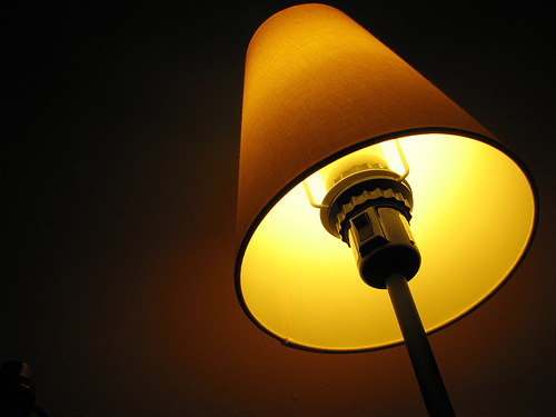 照明の名作といったらやっぱりこれ。時代を超えて愛されるルイスポールセンのランプシェード 1番目の画像