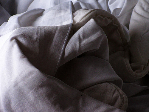 夏のベッドは寝苦しい……。ベッドルームを涼しく快適にするための3つの工夫 3番目の画像