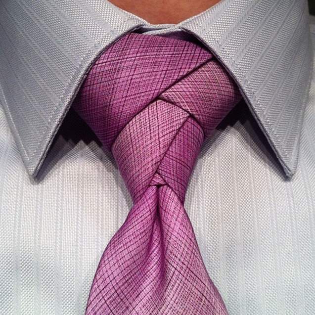 Vゾーンを左右する「ネクタイの結び方」：ワンランク上のおしゃれを目指すビジネスマン達へ 3番目の画像
