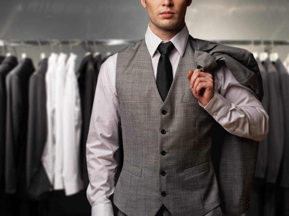 「スーツの選び方・着こなし法 第七ヶ条」を制定！：男のスーツは肩で着ろ。 1番目の画像