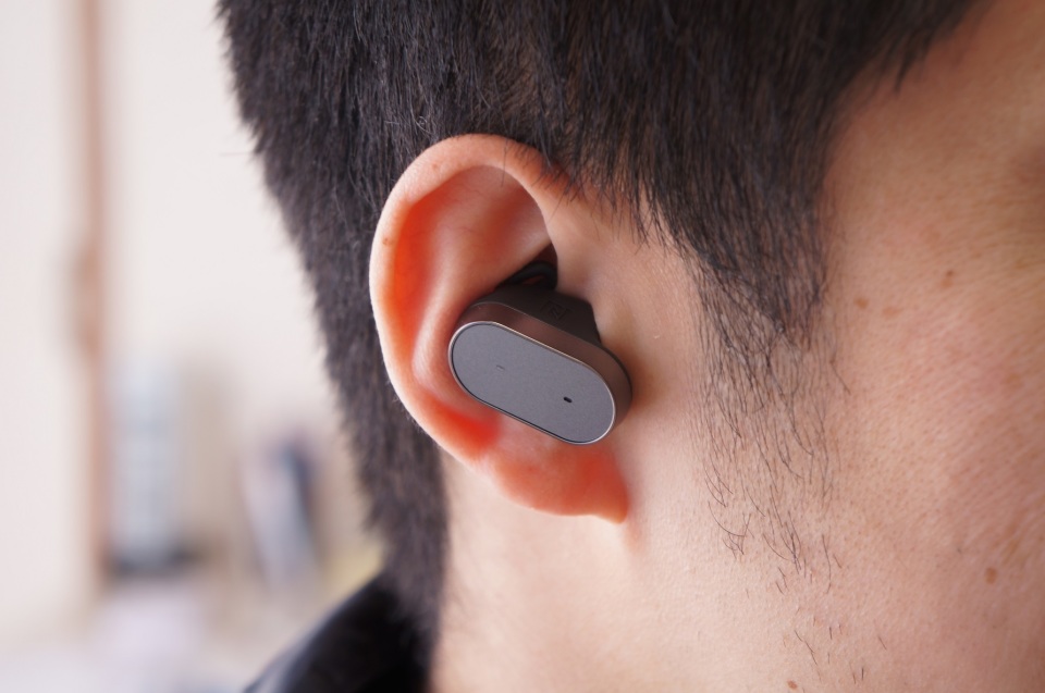 LINEも“音声”で返信できる！ スマートプロダクト第1弾「Xperia Ear」を使ってみた 1番目の画像
