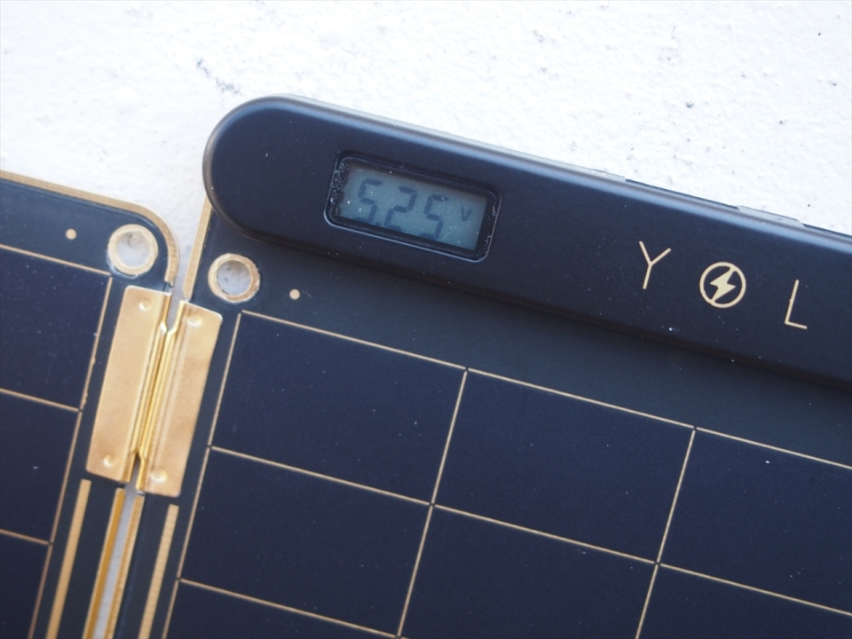 太陽光で充電可能で災害時も安心！スマホに使えるソーラー充電器「Solar Paper」レビュー - U-NOTE[ユーノート] - 仕事を