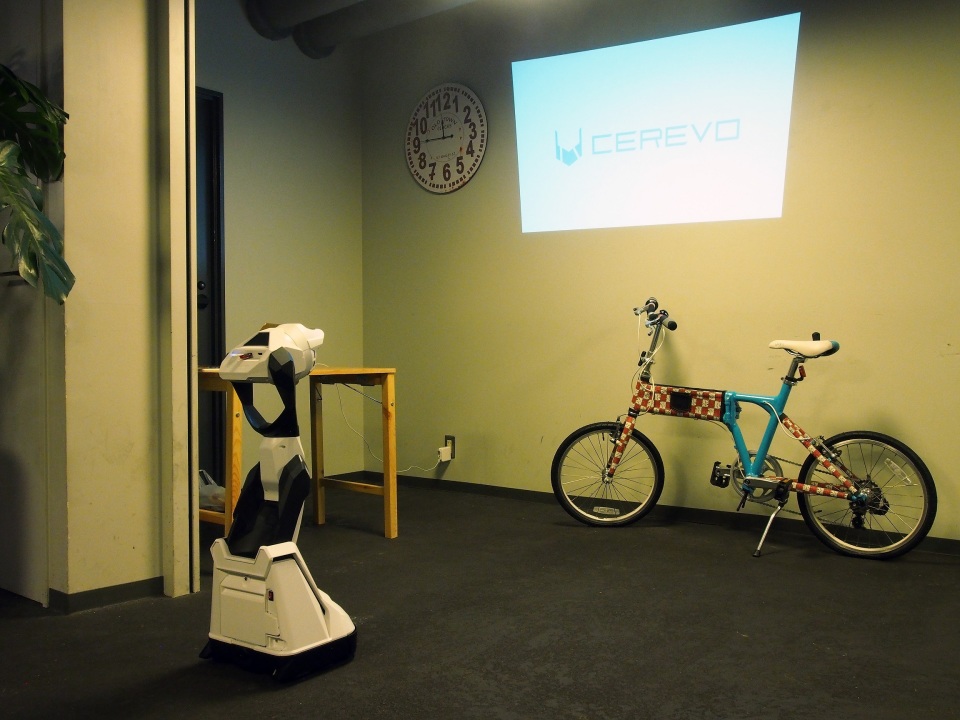 壁や天井がディスプレイに！Cerevoがプロジェクター搭載ロボット「Tipron」を発売 2番目の画像