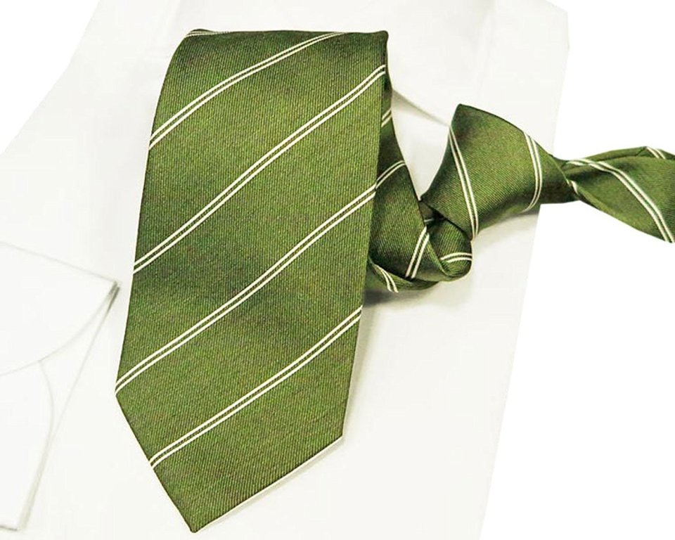 ネクタイがパフォーマンス向上に貢献！シーンで使い分ける正しいネクタイの色選び 6番目の画像