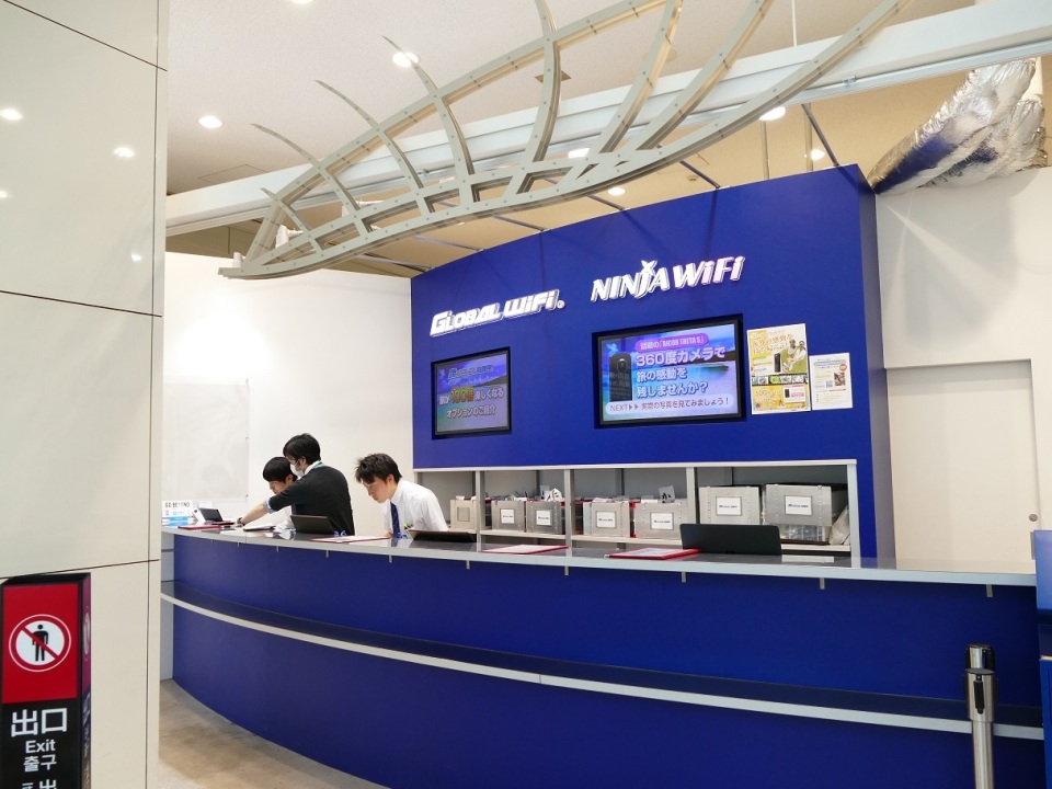 ロボホンが日本を案内するよ！ 羽田空港国際線ターミナルで4月からロボットレンタルサービス始動へ  2番目の画像