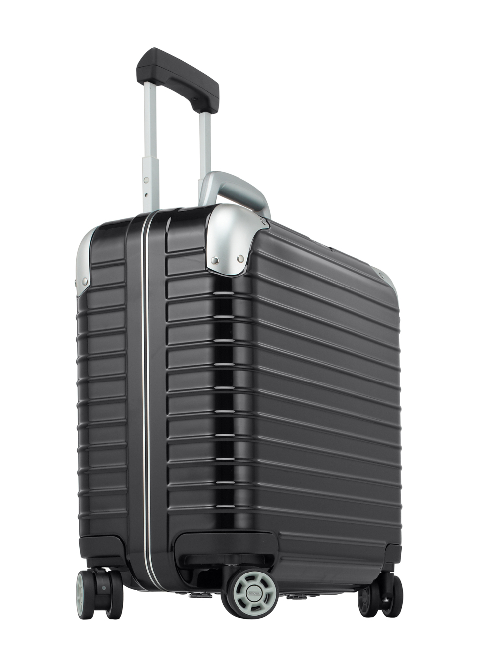 “ジュラルミン”を超えるリモワ史上最強のプレミアム スーツケース3モデル 1番目の画像