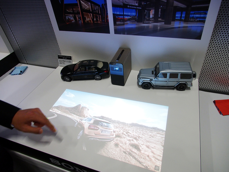 壁や机に投影した映像をタッチ操作！「Xperia Touch」ファーストインプレッション 1番目の画像