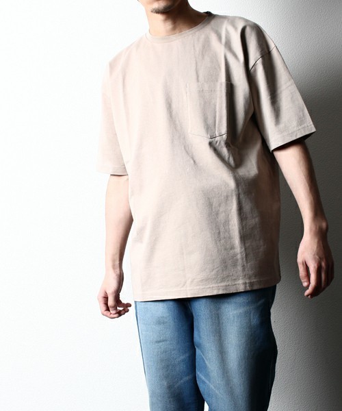 今夏のTシャツ、キーワードは“ビッグシルエット”：最旬シルエットで「シンプル」のその先へ 1番目の画像