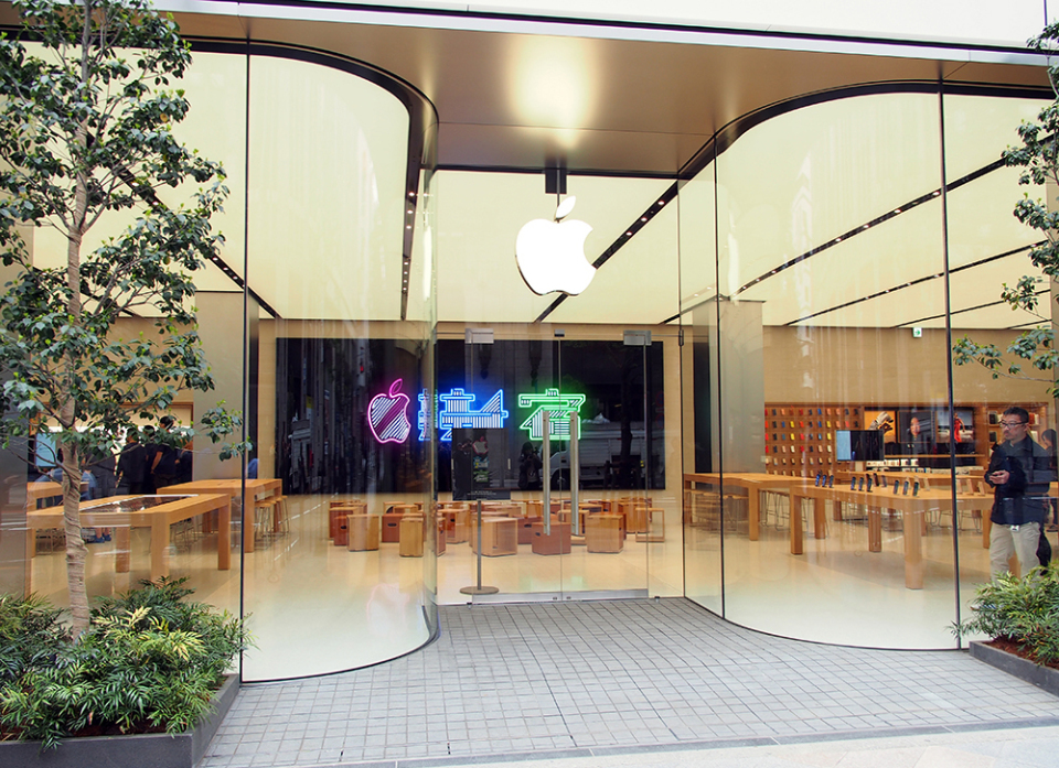 石野純也のモバイル活用術：オープン直前！Apple新宿の全貌をいち早くレポート 2番目の画像
