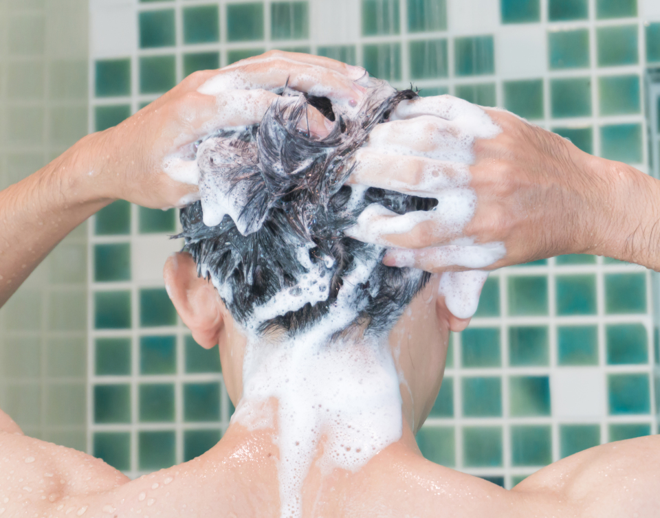 ベタつくスタイリング剤が残ると頭皮トラブルの原因に！一発洗浄できるシャンプーで髪と地肌をリセット 2番目の画像
