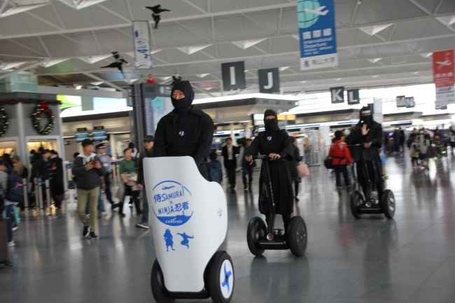 忍者がセグウェイに乗って空港案内。中部国際空港セントレアで新たな忍者ツーリズムが始動 2番目の画像