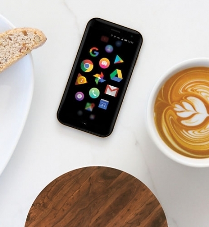 世界初！カードサイズの小さな小さなSIMフリースマートフォンが+Styleから登場。Androidの「Palm Phone」、4月24日より発売開始 2番目の画像