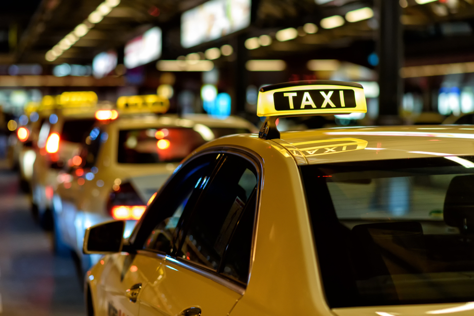 タクシー×デジタル広告で「エグゼクティブ層への認知・ブランディング」を支援、『タクシー車内サイネージ特化型動画広告制作サービス』 1番目の画像