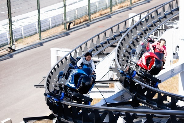 「心の準備はできたか？Let's Ride！」日本初“バイク型コースター”導入に込めた担当者の熱意と原動力 2番目の画像